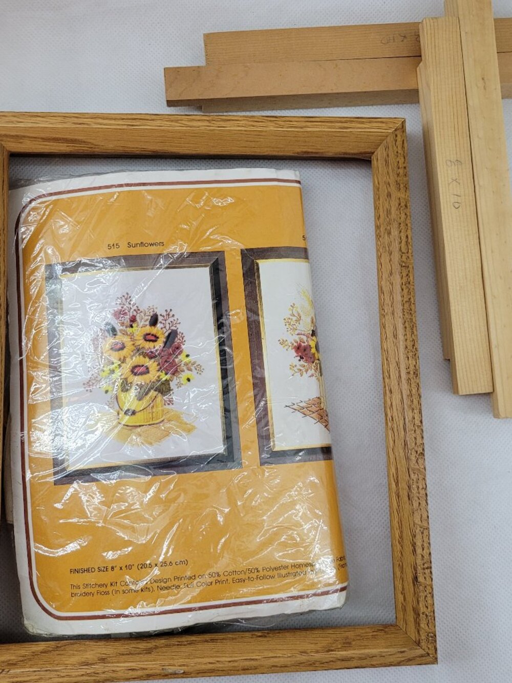 1978 Creative Circle Crewel Kit #515 Sunflowers PLUS Frame and Stretch Bars - fo